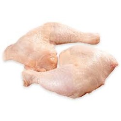 Traseros de pollo fresco.